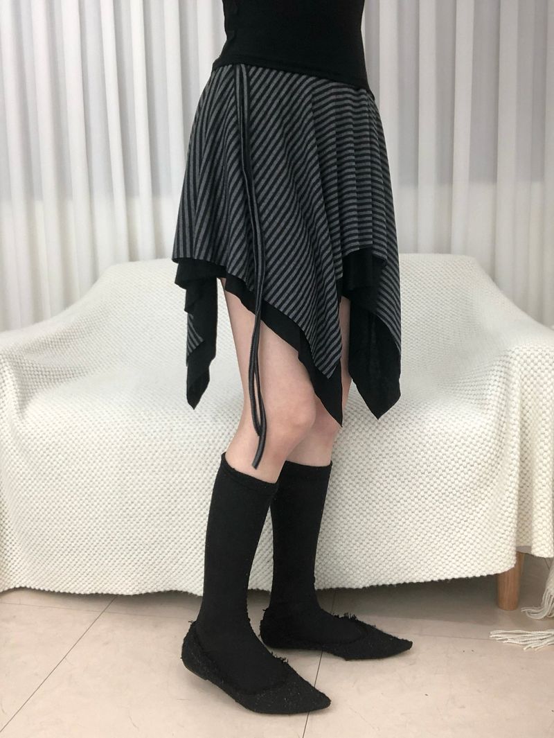 Side Strap Stripe Unbal Skirt