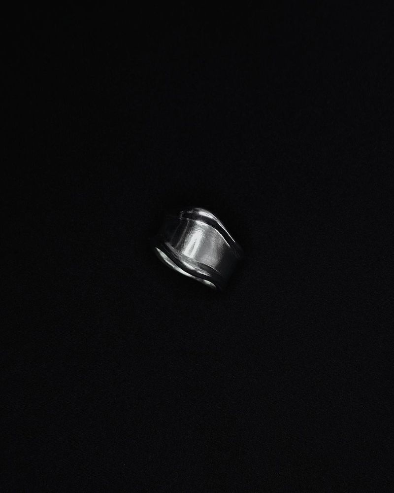 WHAT'S IT?（ワッツイット）の「ソリチュードズエンブレイスリング（アクセサリー）」