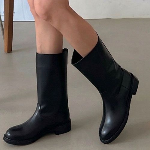 VIVIC（ビビク）の「ROUND HALF BOOT (BLACK)（Shoes）」