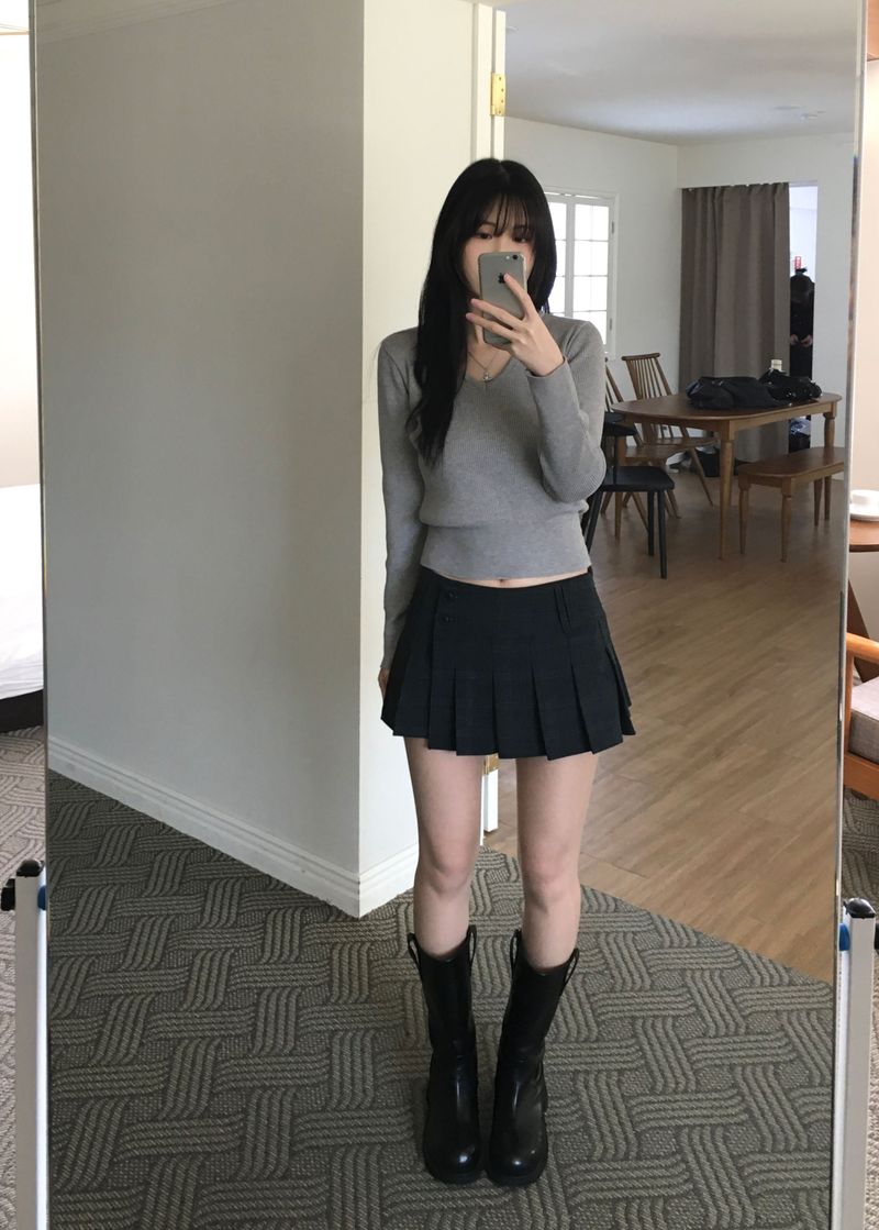 Basic V-neck knitwear (4 colors)