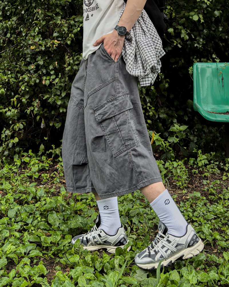 JIIGEUM(ジグム)の「MORDENO WORK CARGO BERMUDA(Pants)」