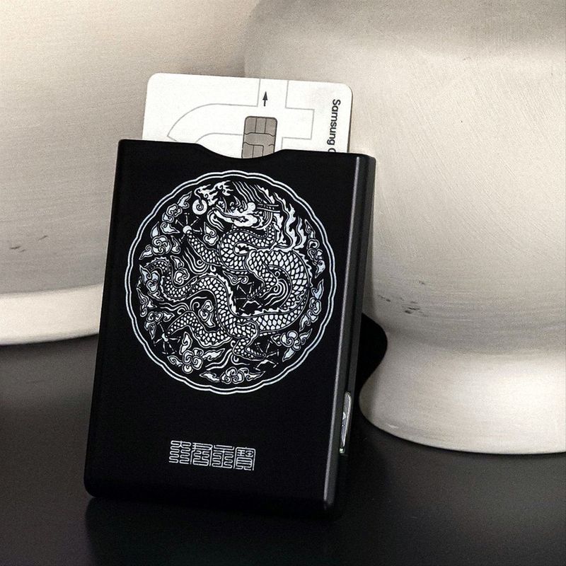MagSafe Card Wallet -  Dragon