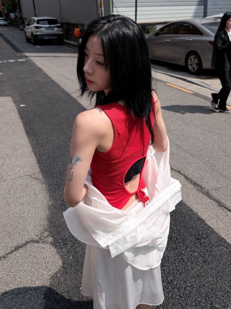  BACK OPEN STRAP SLEEVELESS