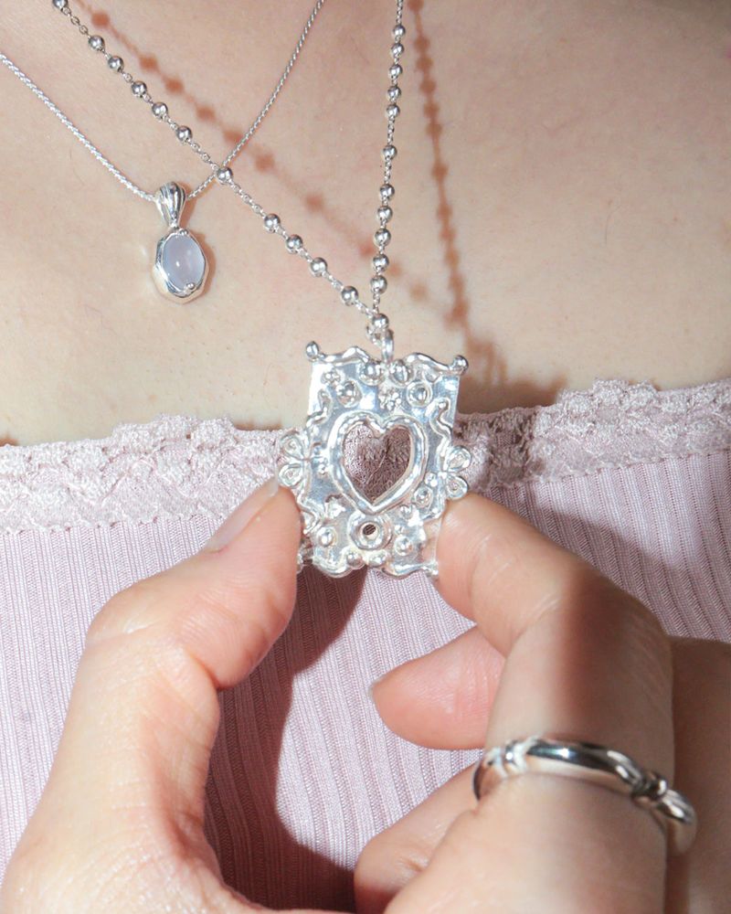 [MADE] melted heart frame necklace