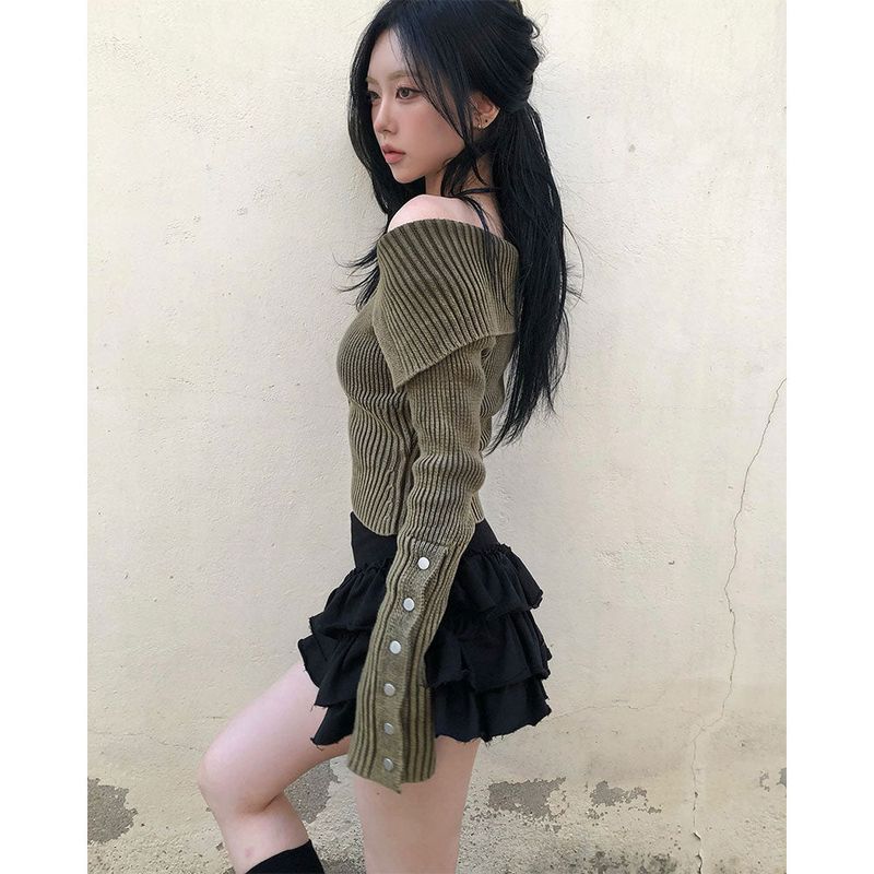 Off-shoulder Button Knit