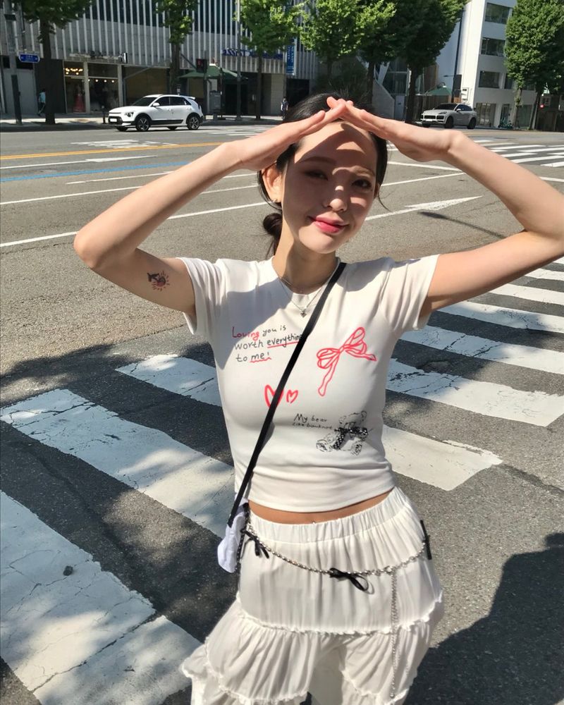 Aella T