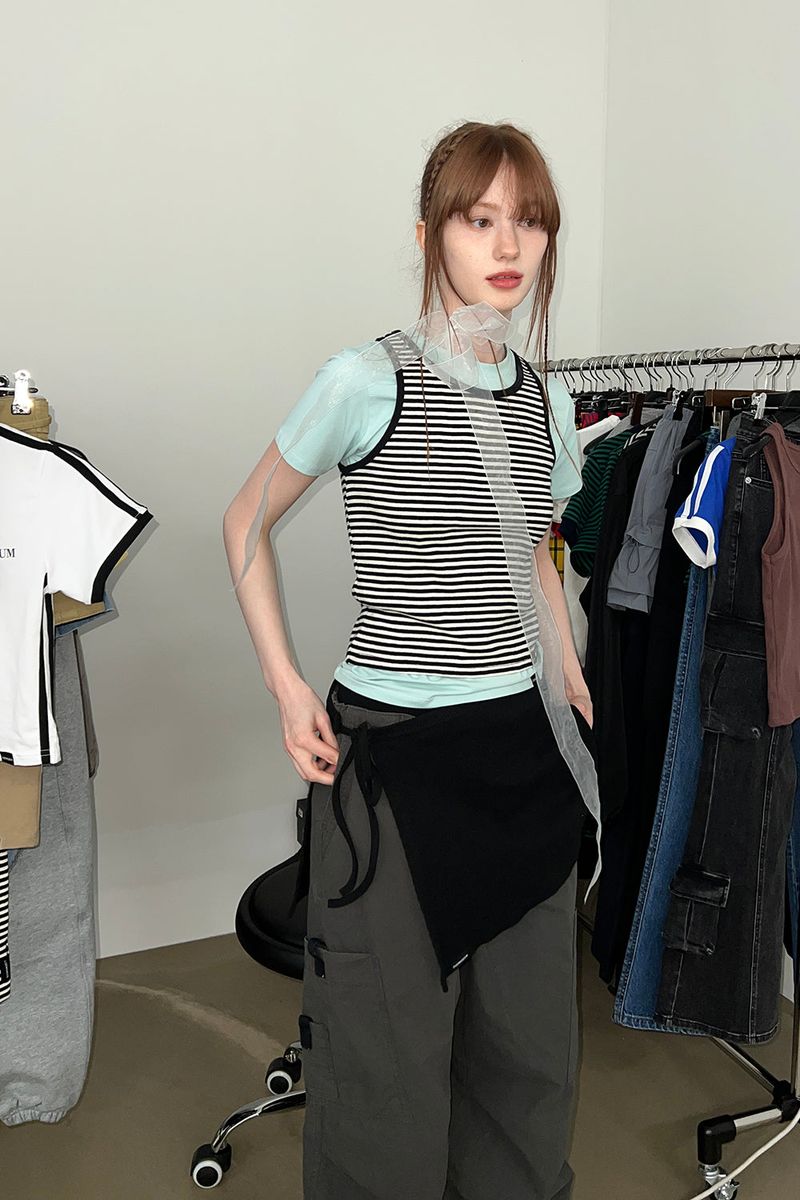 STRIPE SLEEVELESS (WHITE)