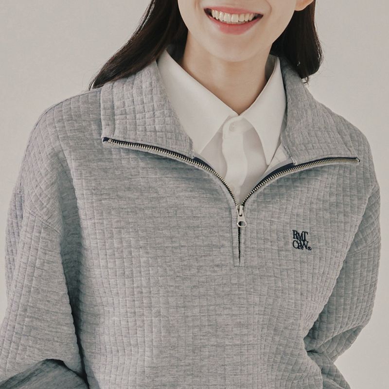 ROMANTIC CROWN(ロマンティッククラウン)の「WAFFLE EMBOSS TURTLENECK_GREY(Tops)」