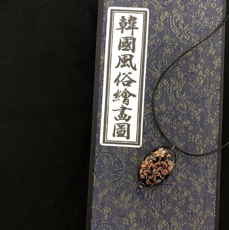 Round nacre necklace 