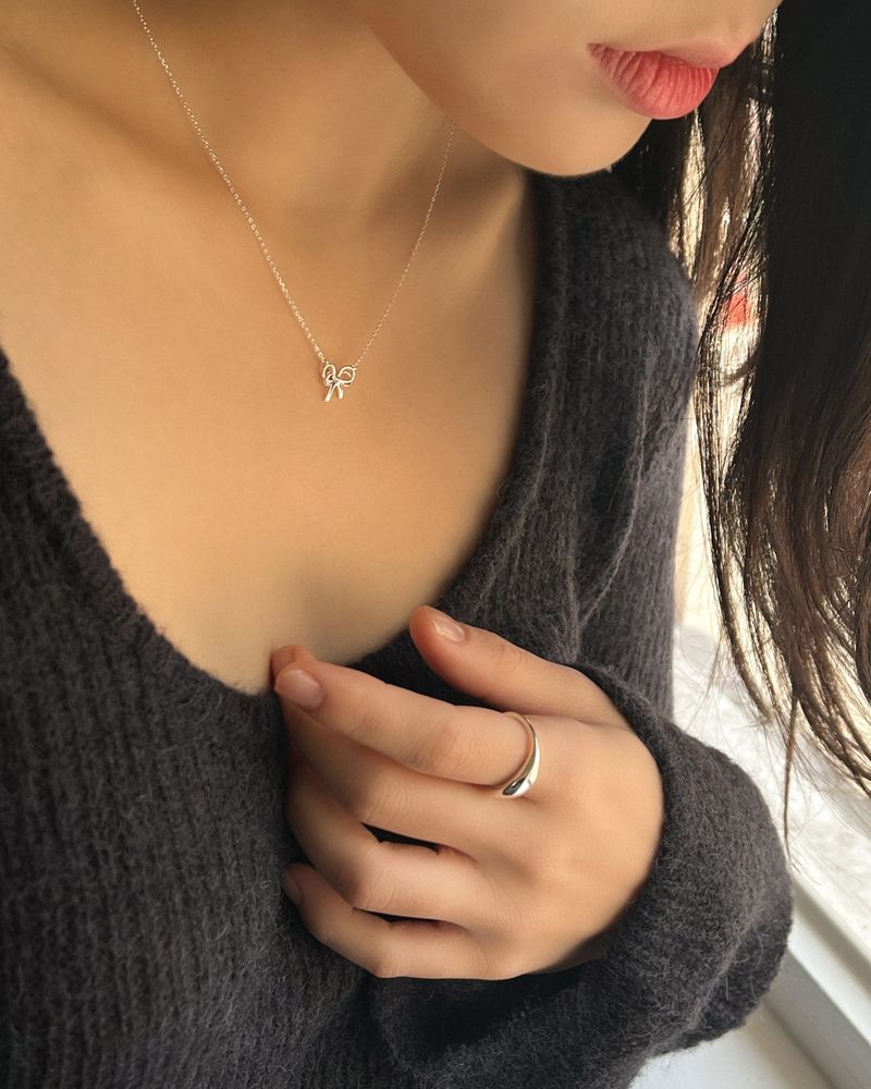 Fondu ribbon necklace (silver)