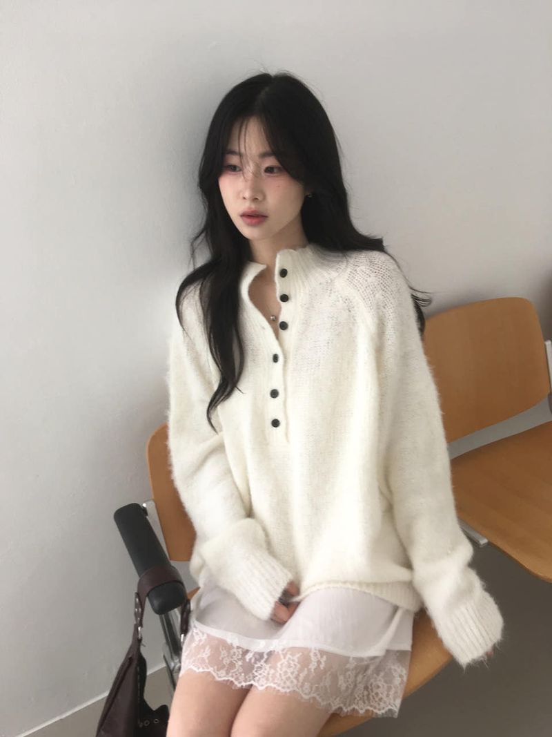 Fluffy henry neck knit