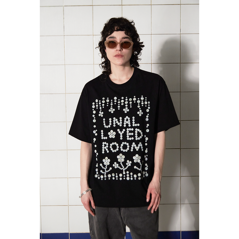 BUTTON LOGO T SHIRT / BLACK