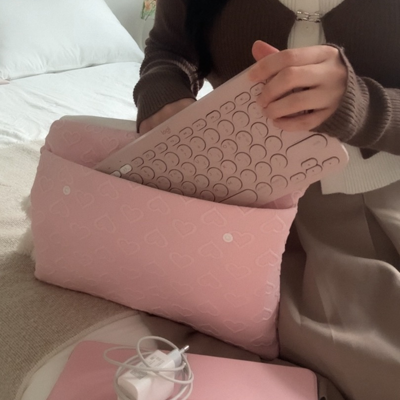 heart ipad pouch (pink)