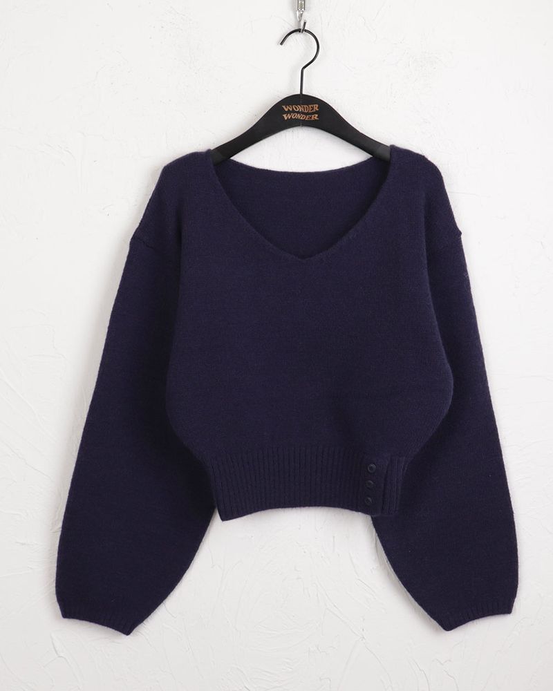Bien off-shoulder two-way button slit V-neck long sleeve knit