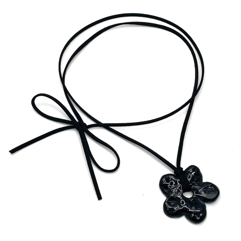 OTHER-worldly（アザーワールドリー）の「Acrylic Flower Necklace [Black]（Accessories）」
