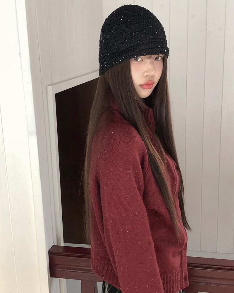 Drbin Flower Pendant Knit Beanie