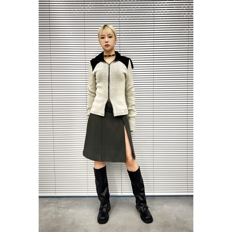 HIGH-NECK ZIP-UP: OFF-WHITE