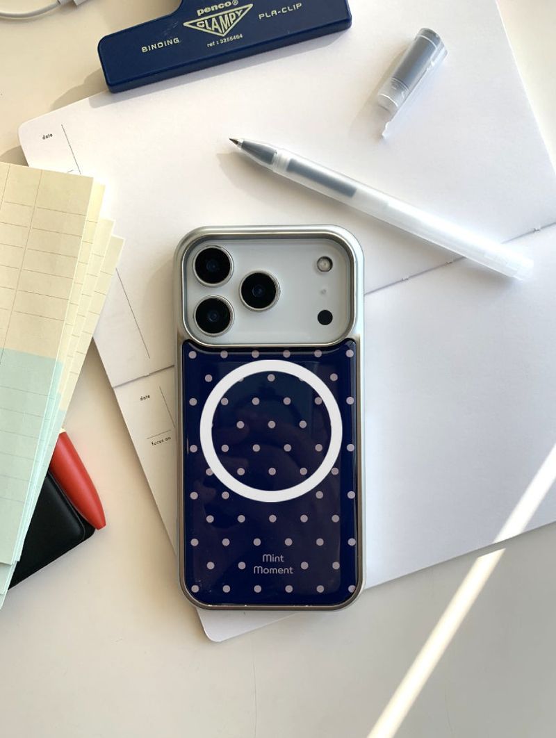  [MADE]ネイビーピンクドット エポキシ シルバー MagSafe iPhoneケース