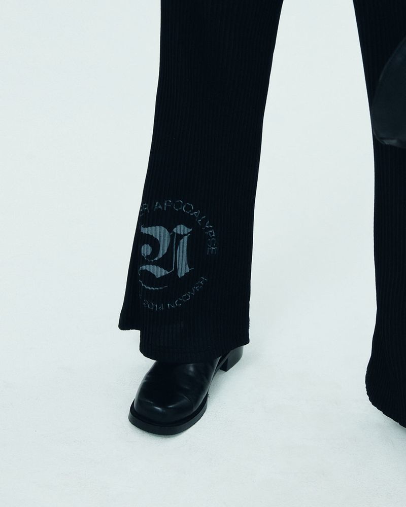 ROMAN TYPO PLEATS PANTS-BLACK