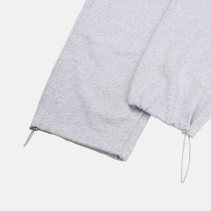 Check sagging sweatpants