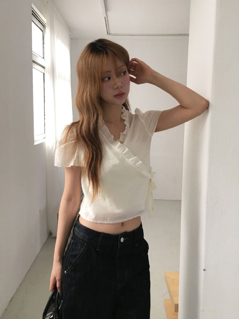 Soda wrap puff blouse