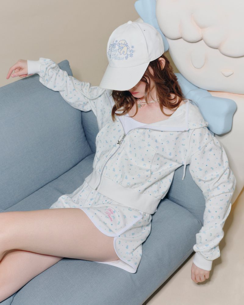 Jellambie Hoodie | Printed Hoodie with Star Zipper Pull