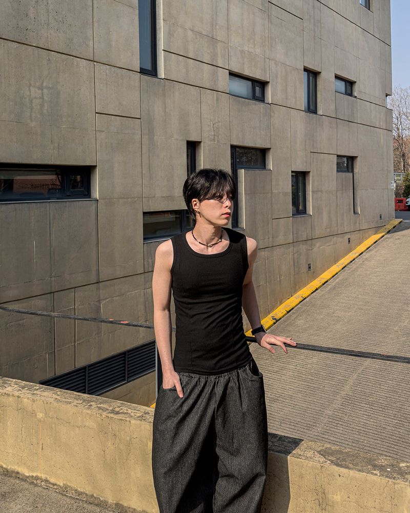 Cutting Line Ribbed Sleeveless Top