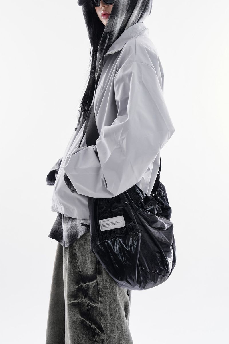 Raucohouse（ラウコハウス）の「Spotlight glossy cross bag（Bags）」