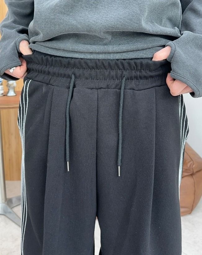 Ropel Stitch Track Wide Pants