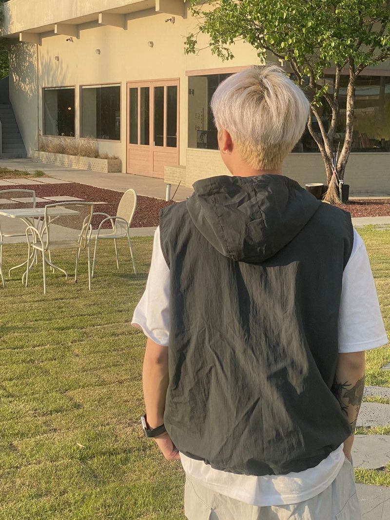 Track anorak vest