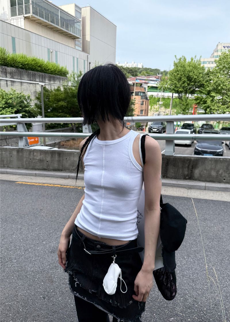 WOOHWA（ウファ）の「GOLGI SLEEVELESS（Tops）」