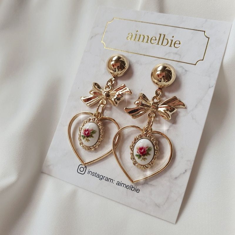 Vintage Rose Garden Earring - Heart Version