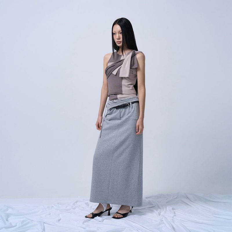 UNBALANCE SLEEVELESS TOP (COCOA)