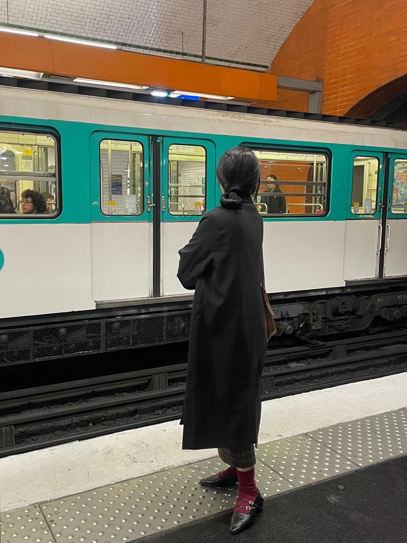 Tailored unisex single coat