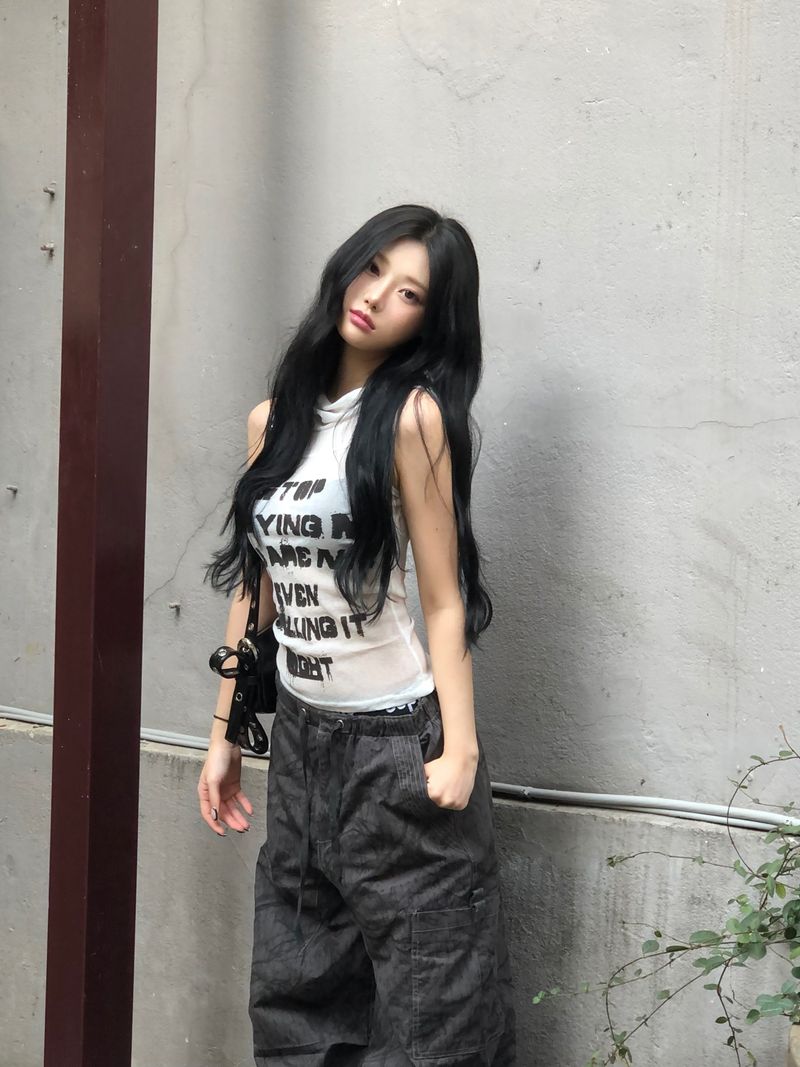 lettering hoodie sleeveless