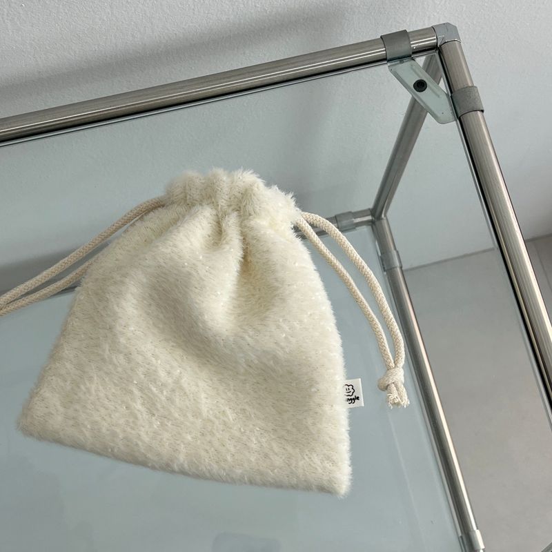 FLUFFY STRING POUCH (2 color)