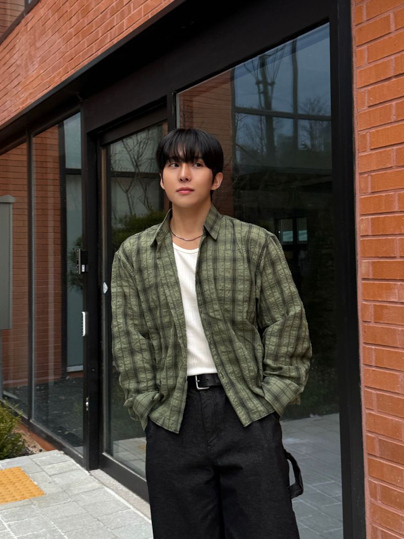 Dying patch carpenter denim