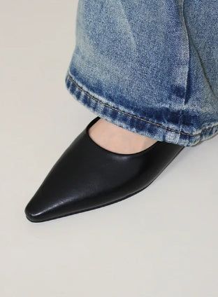 SLIM POINTED WEDGE FLAT