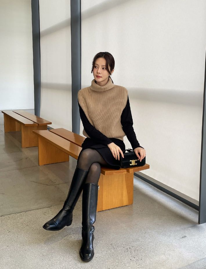 Koan double turtle silt knit vest