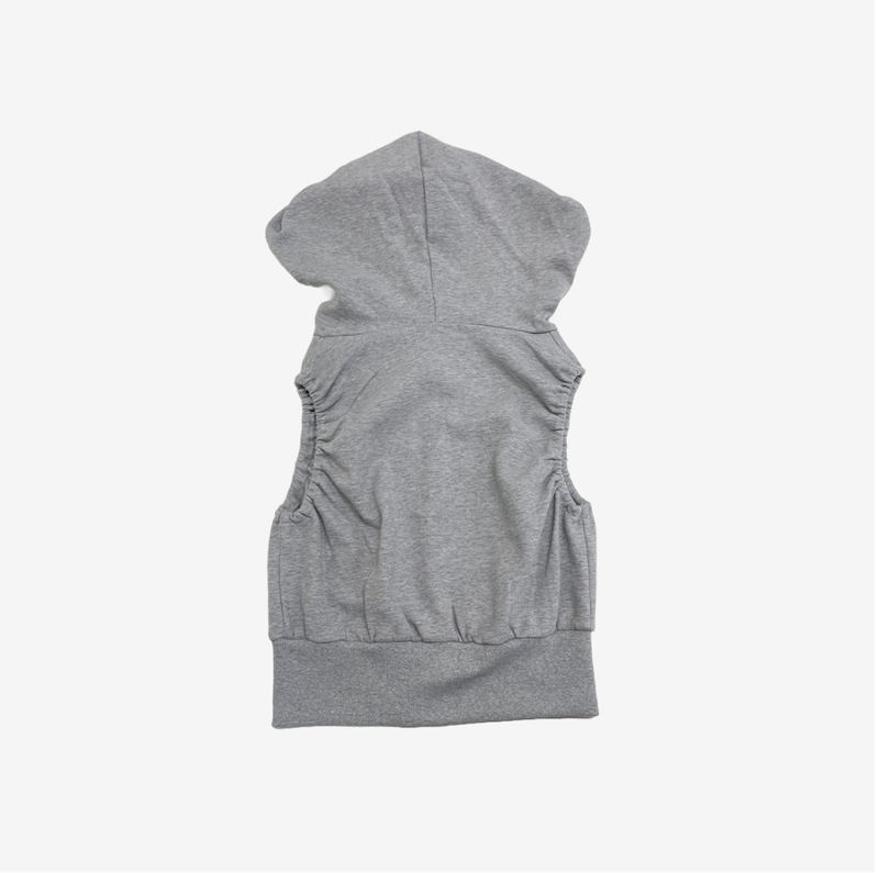 Cherin's button shirring vest.