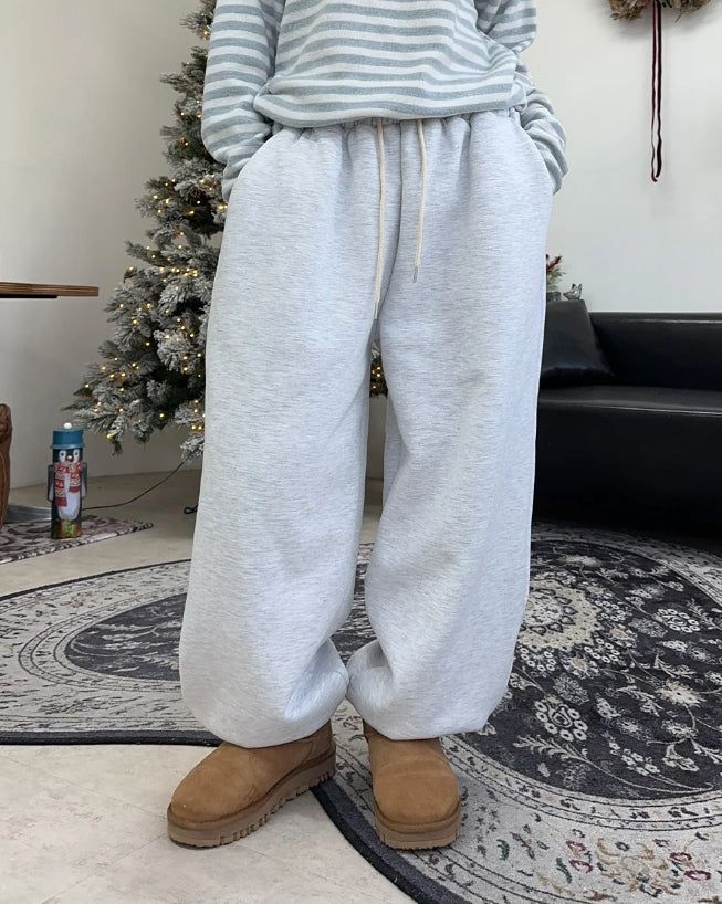 SATIIIZ（サティーズ）の「Elrond Patch Boa Jogger Pants（Pants）」