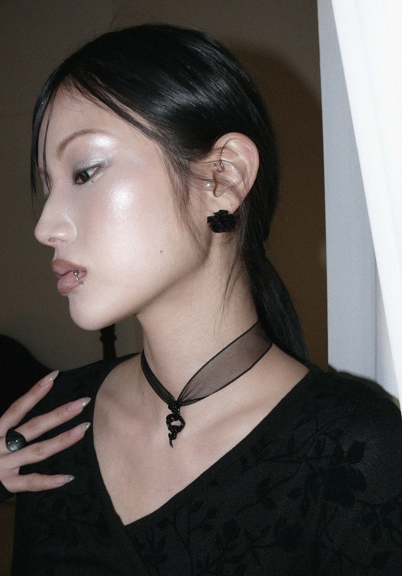 [春] - Dark rose choker
