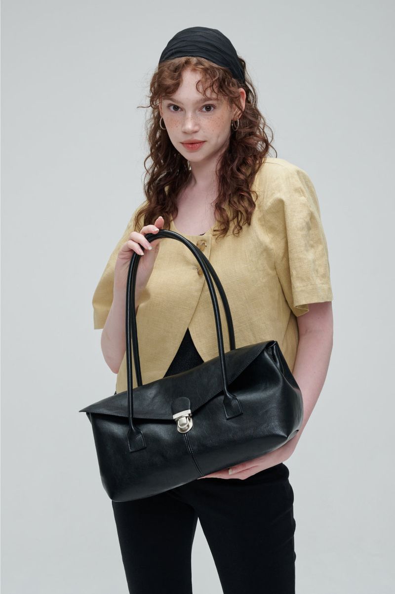 MADE_Arc Flap Long Handle Bag / BLACK