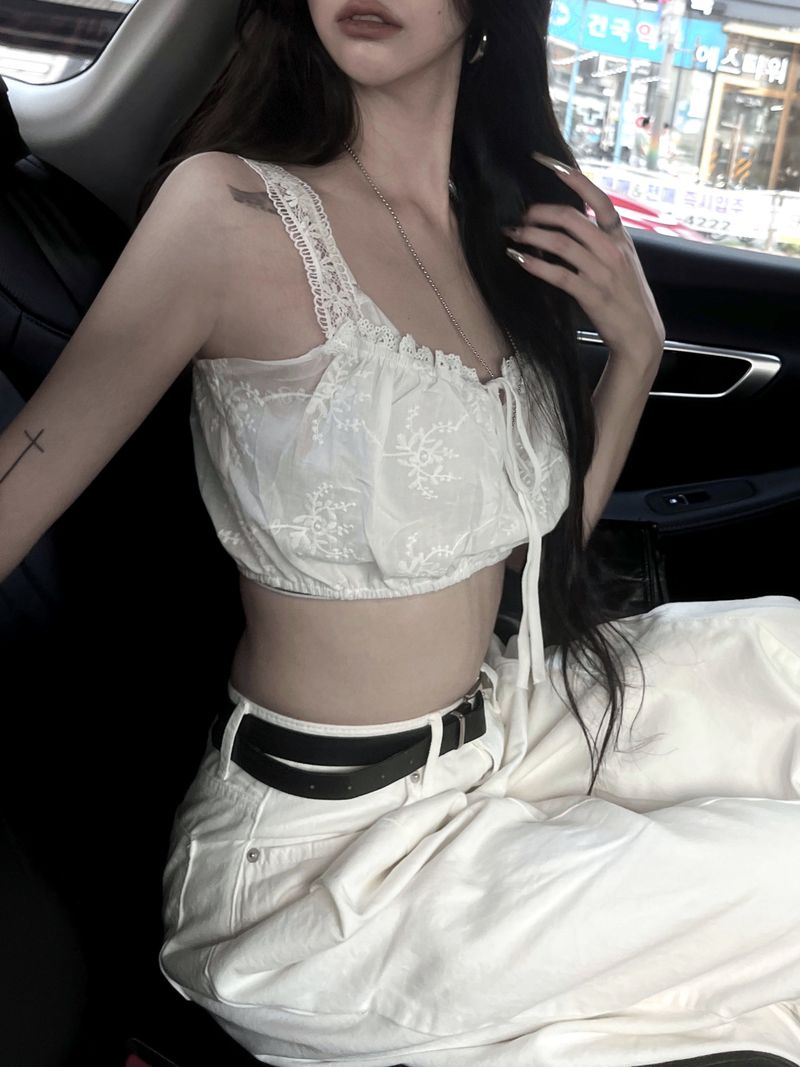 daisy jacquard lace top