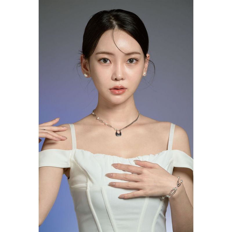 Hobo Bag Pearl Chain Necklace