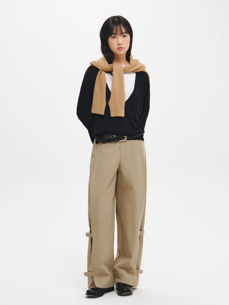 DEEP V-NECK LOOSE FIT KNIT PULLOVER