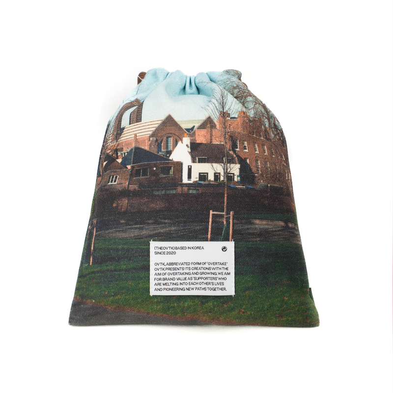 OVTK（オブティーク）の「Printed London String Pouch [Village]（Smartphone Accessories）」