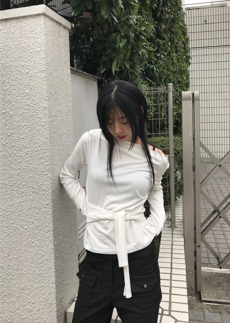  BOATNECK STRAP CROP TOP