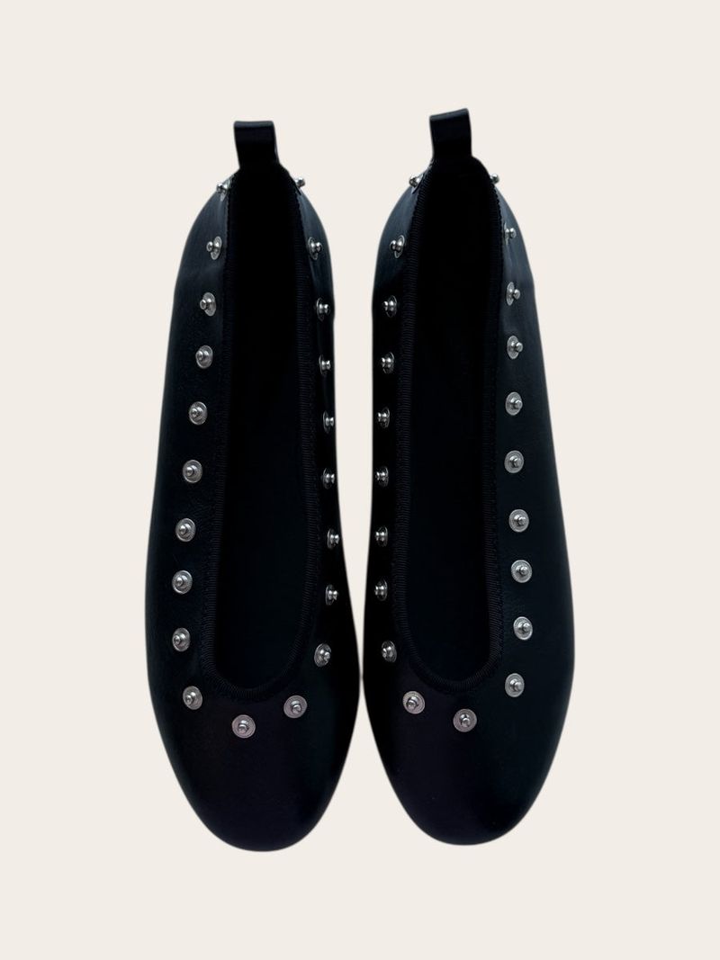 stud soft flat shoes