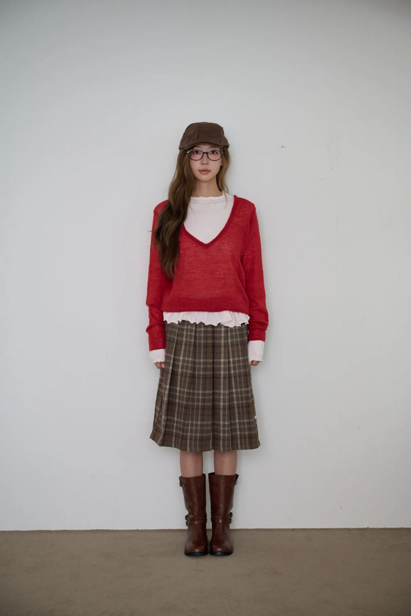 PINK PINEAPPLE（ピンクパイナップル）の「FABLE DEEP V-NECK KNIT（Tops）」
